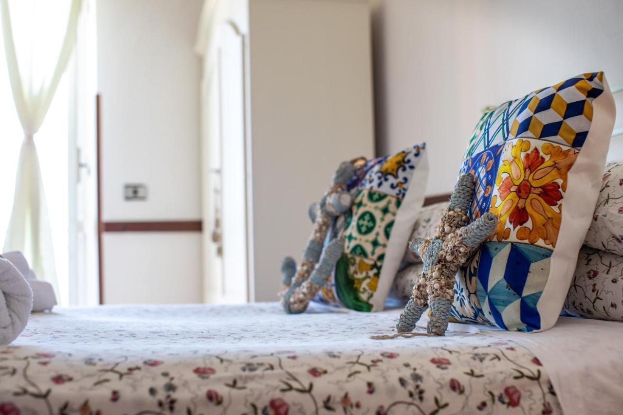 Madonna Della Scala Bed & Breakfast Castellabate Bagian luar foto