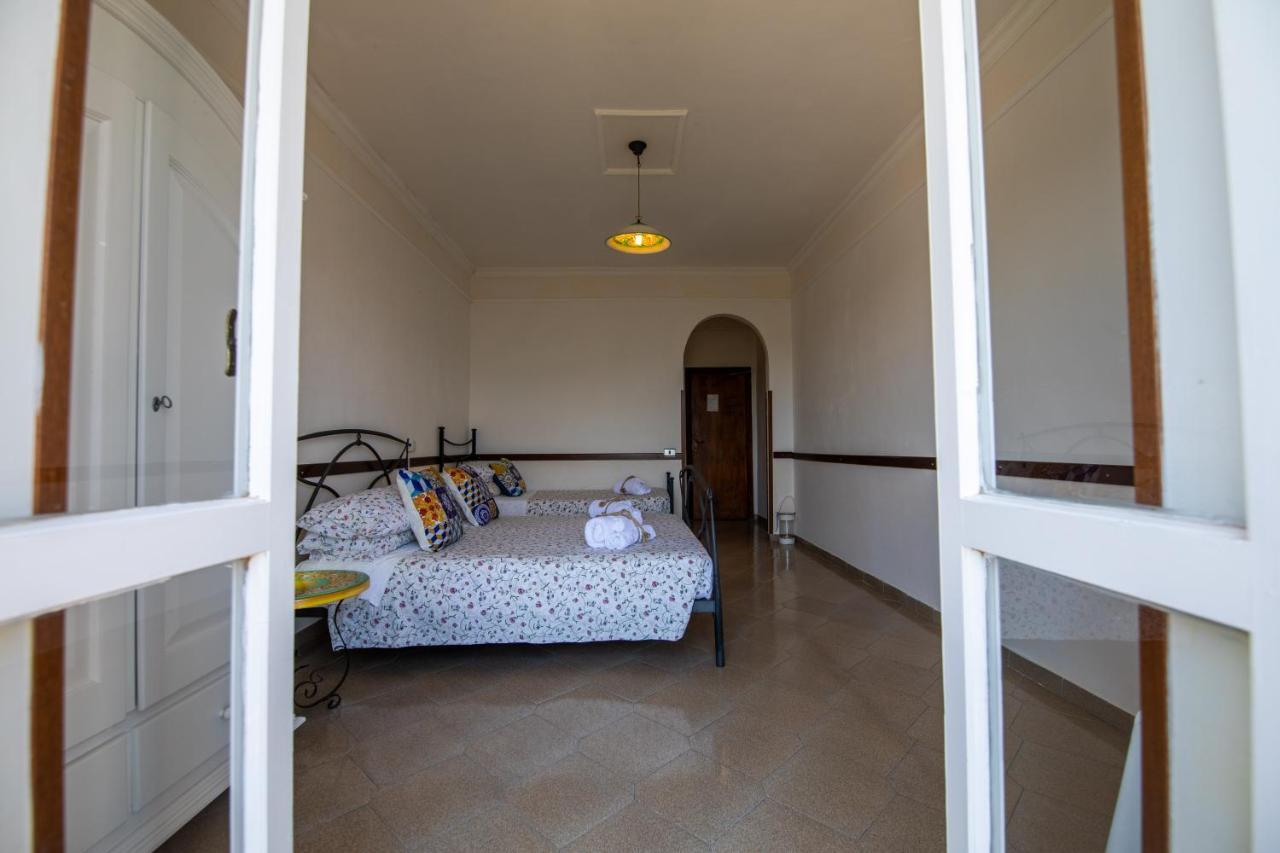Madonna Della Scala Bed & Breakfast Castellabate Bagian luar foto