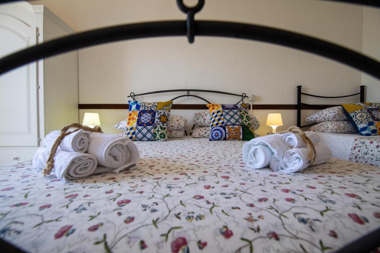 Madonna Della Scala Bed & Breakfast Castellabate Bagian luar foto
