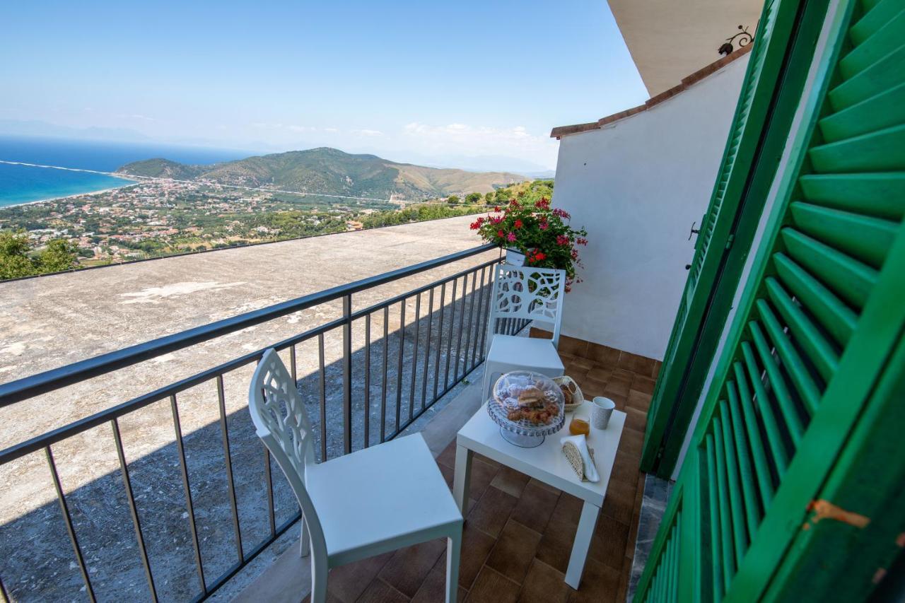 Madonna Della Scala Bed & Breakfast Castellabate Bagian luar foto