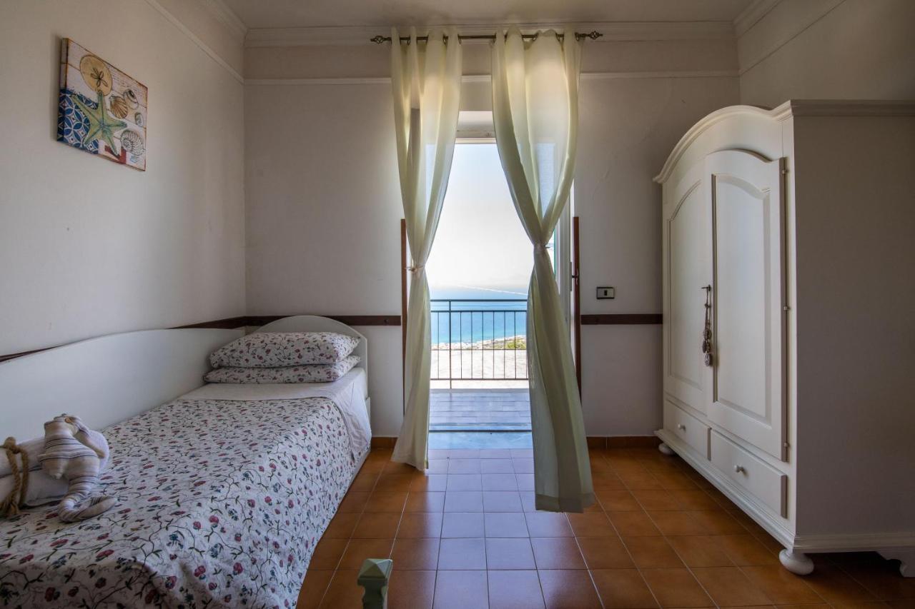 Madonna Della Scala Bed & Breakfast Castellabate Bagian luar foto