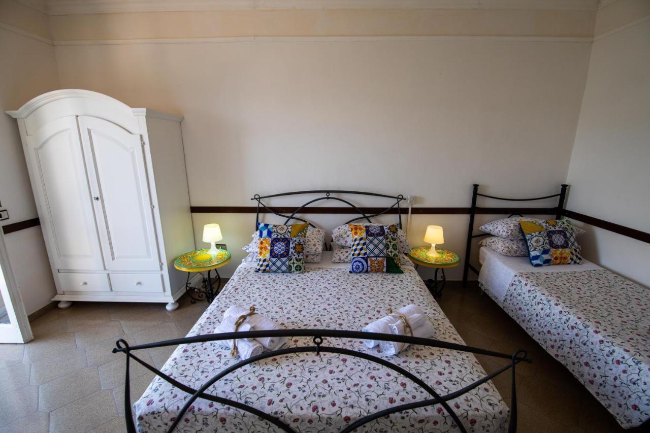 Madonna Della Scala Bed & Breakfast Castellabate Bagian luar foto
