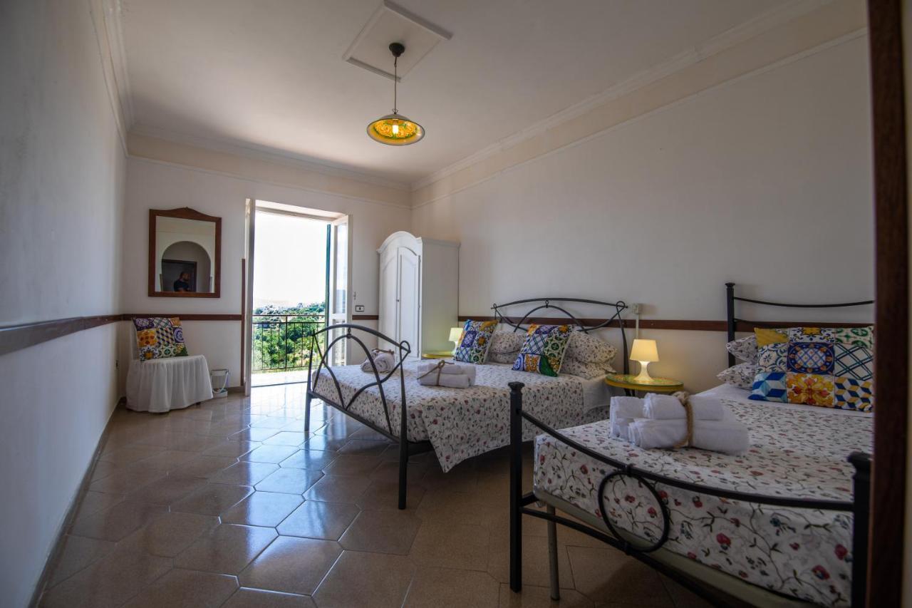 Madonna Della Scala Bed & Breakfast Castellabate Bagian luar foto