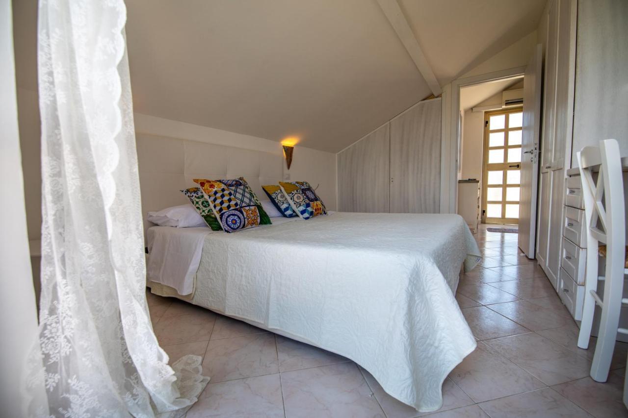 Madonna Della Scala Bed & Breakfast Castellabate Bagian luar foto