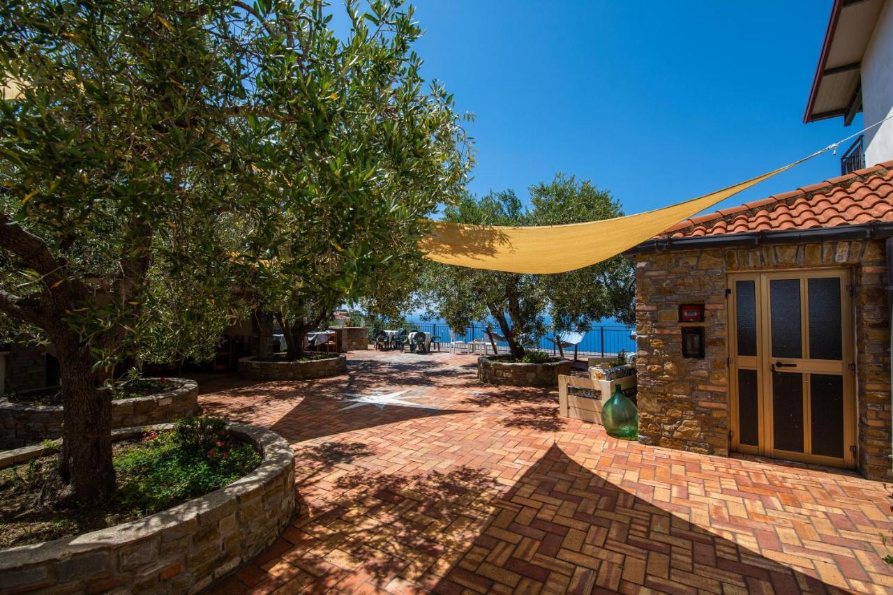Madonna Della Scala Bed & Breakfast Castellabate Bagian luar foto