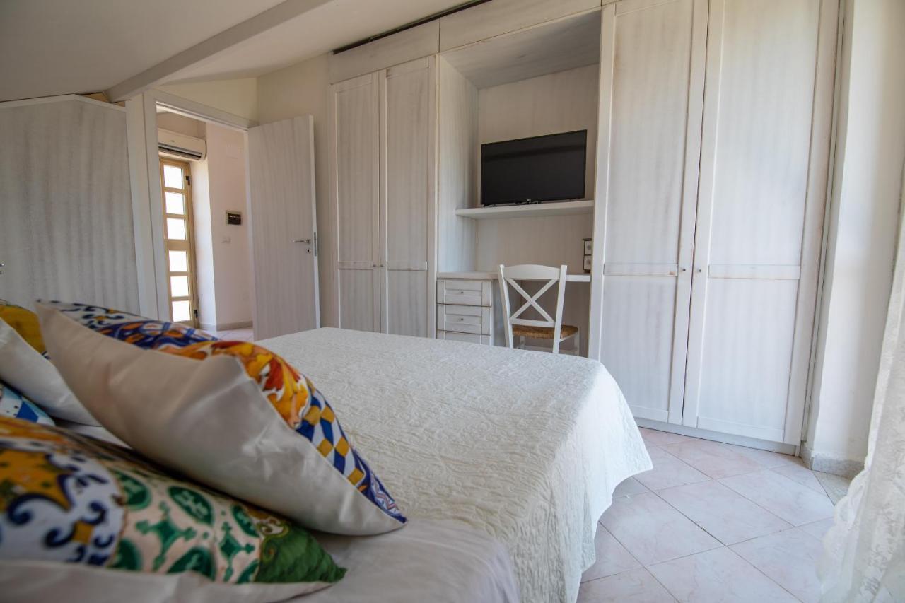 Madonna Della Scala Bed & Breakfast Castellabate Bagian luar foto