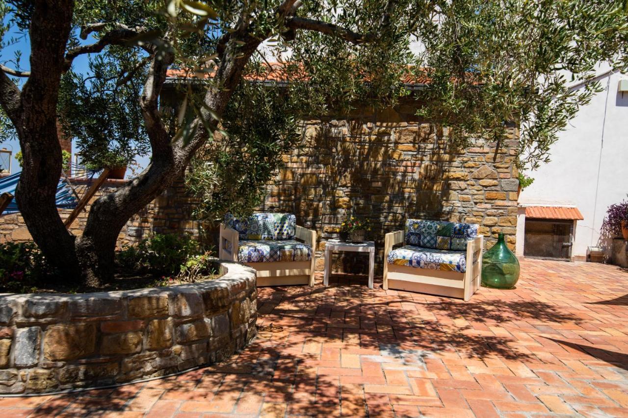 Madonna Della Scala Bed & Breakfast Castellabate Bagian luar foto