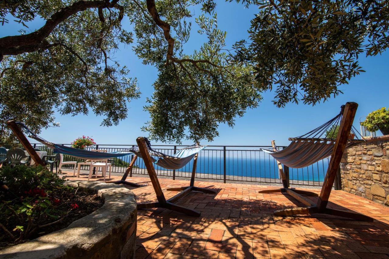 Madonna Della Scala Bed & Breakfast Castellabate Bagian luar foto